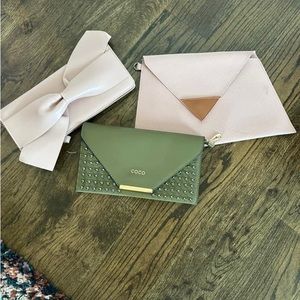 3 clutches for 25$